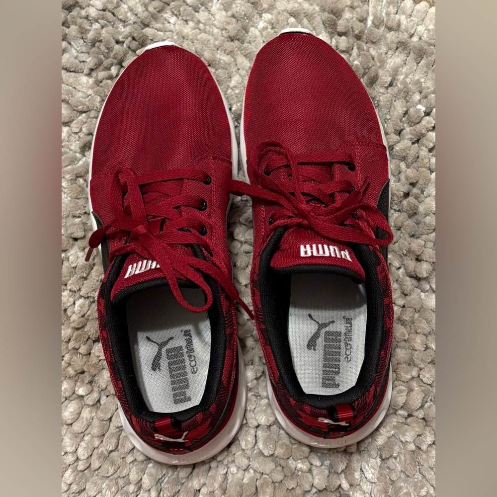 PUMA Athletic Sneakers – Men’s Size 10 (Women’s 11.5–12)